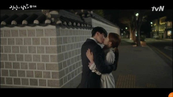 Xem Chạm vào tim em tập cuối: Yeon Seo gặp rắc rối sau khi công khai chuyện tình cảm